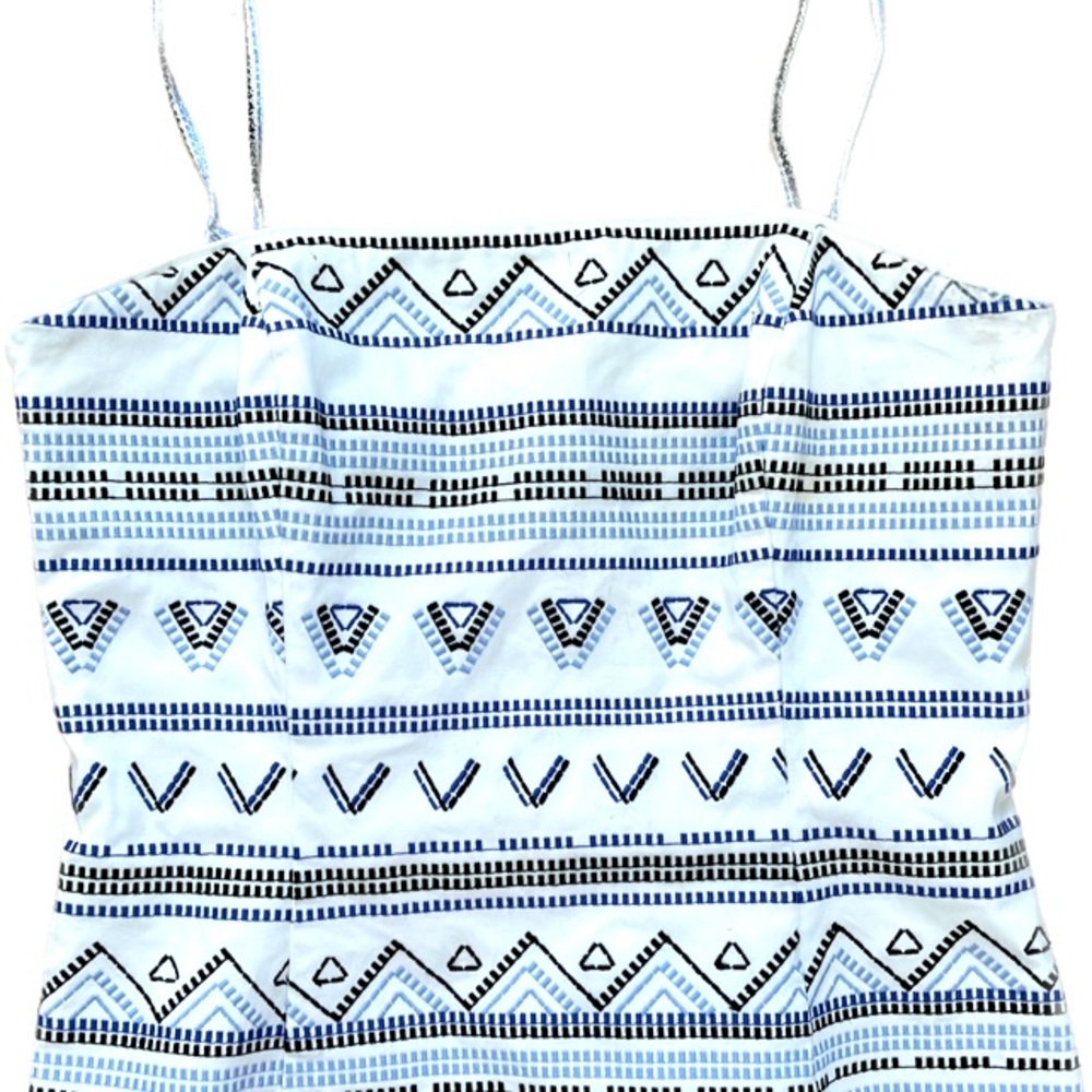White House Black Market strap top, or can be worn as strapless top. Halter